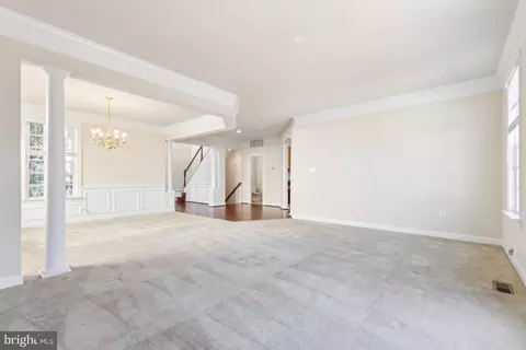 Living - 10918 Clara Barton Dr, Bristow, VA 20136 photo 4 of 6