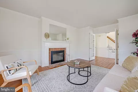 Living - 10001 Silver Fox Trl, Manassas, VA 20111 photo 3 of 6