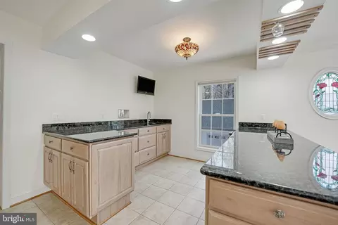 Kitchen - 10001 Silver Fox Trl, Manassas, VA 20111 photo 9 of 9