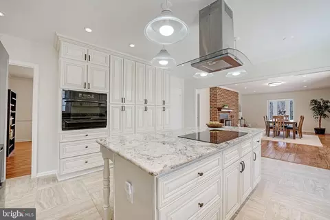 Kitchen - 10001 Silver Fox Trl, Manassas, VA 20111 photo 5 of 9