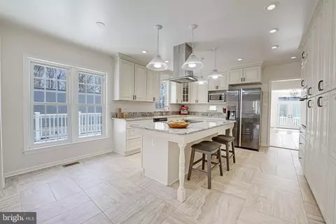Kitchen - 10001 Silver Fox Trl, Manassas, VA 20111 photo 2 of 9
