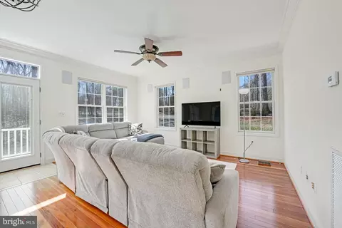 Living - 10001 Silver Fox Trl, Manassas, VA 20111 photo 4 of 6
