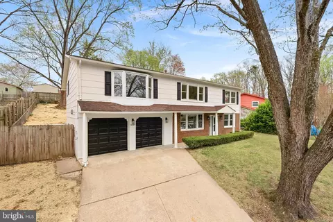 Exterior - 19005 Red Oak Ln, Triangle, VA 22172 photo 9 of 9
