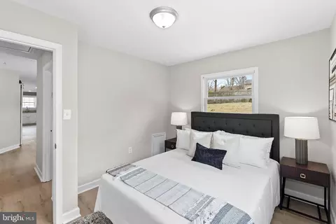 Bedroom - 19005 Red Oak Ln, Triangle, VA 22172 photo 2 of 5