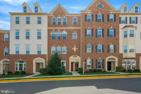 7474 Brunson Cir, Gainesville, VA 20155