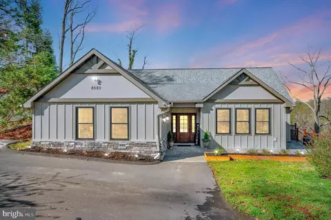 8080 Longtree Rd, Manassas, VA 20112 photo 3