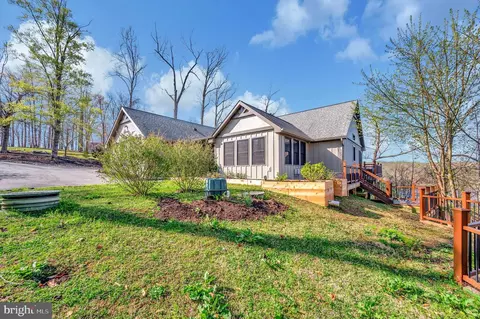8080 Longtree Rd, Manassas, VA 20112 photo 5