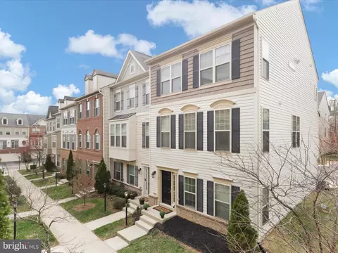 101 Vista Knoll Dr, Occoquan, VA 22125