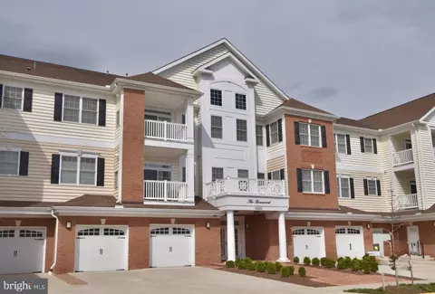 15130 Heather Mill Ln #102, Haymarket, VA 20169