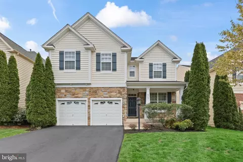8703 Raleigh Mews, Gainesville, VA 20155