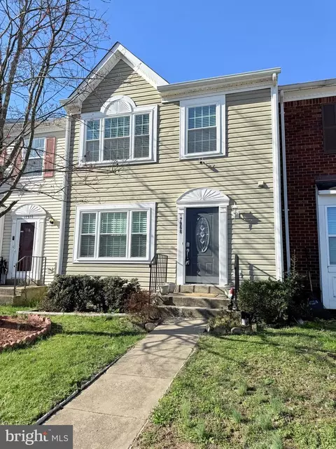 17968 Milroy Dr, Dumfries, VA 22026