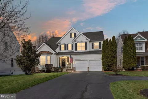 10693 Tattersall Dr, Manassas, VA 20112