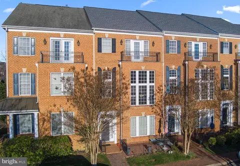751 Vestal St, Woodbridge, VA 22191