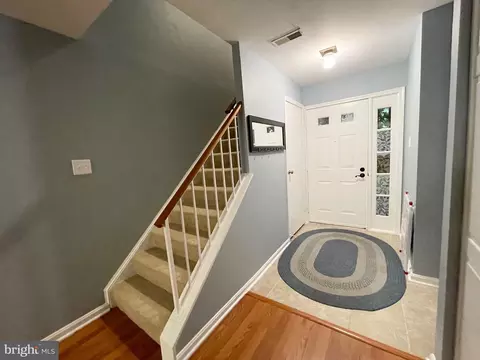 Entry Way - 7552 Emerald Dr, Manassas, VA 20109 photo 3 of 5
