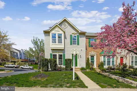 16717 Capon Tree Ln, Woodbridge, VA 22191