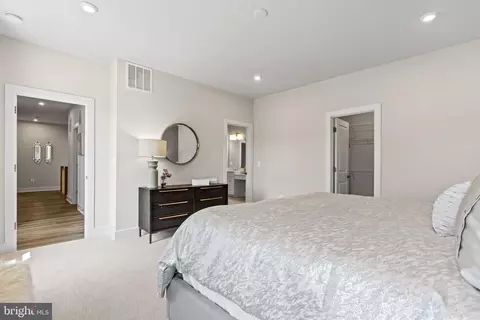 Bedroom - 18017 Marsh Pine Rd, Dumfries, VA 22026 photo 7 of 10