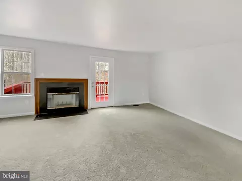5145 Spring Branch Blvd, Dumfries, VA 22025 photo 3