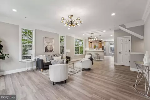 16818 Nuttal Oak Pl, Woodbridge, VA 22191
