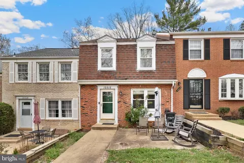12515 Clipper Dr, Woodbridge, VA 22192