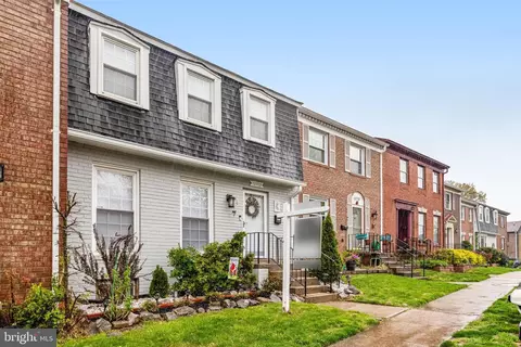12712 Harborview Ct, Woodbridge, VA 22192