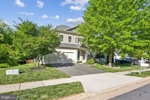 14272 Sharpshinned Dr, Gainesville, VA 20155