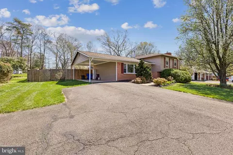11609 Smithfield Rd, Manassas, VA 20112