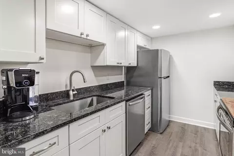 Kitchen - 2454 Kilpatrick Pl, Dumfries, VA 22026 photo 3 of 3