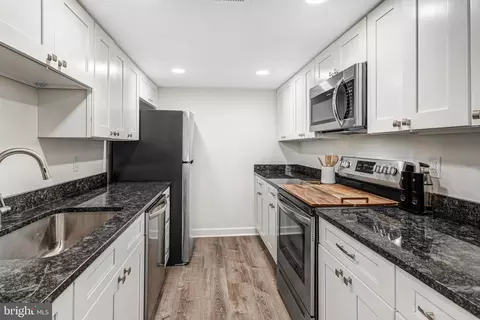 Kitchen - 2454 Kilpatrick Pl, Dumfries, VA 22026 photo 1 of 3