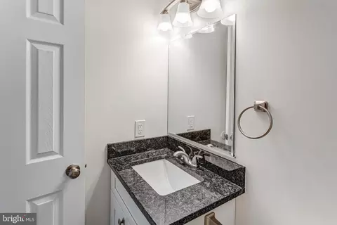 Bath - 2454 Kilpatrick Pl, Dumfries, VA 22026 photo 3 of 3