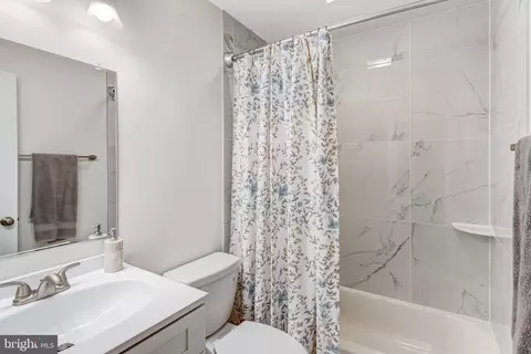Bath - 2454 Kilpatrick Pl, Dumfries, VA 22026 photo 1 of 3