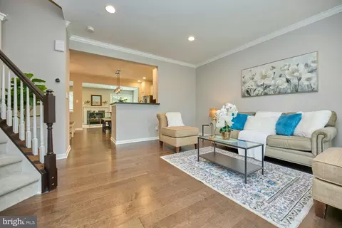 6986 Manahoac Pl, Gainesville, VA 20155 photo 3