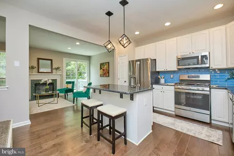 6986 Manahoac Pl, Gainesville, VA 20155 photo 12