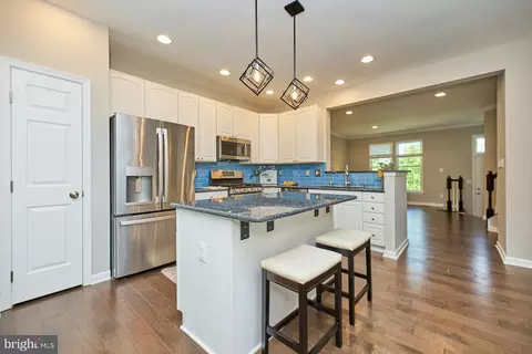 6986 Manahoac Pl, Gainesville, VA 20155 photo 11