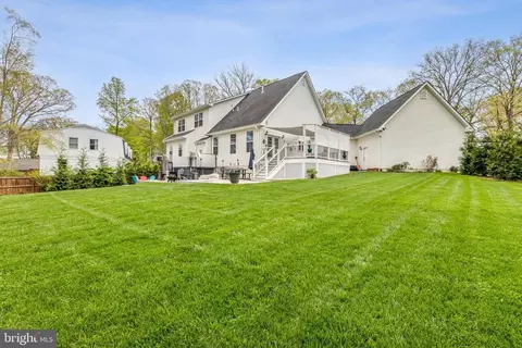 Exterior - 3229 Riverview Dr, Triangle, VA 22172 photo 17 of 30