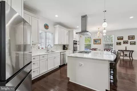 Kitchen - 3229 Riverview Dr, Triangle, VA 22172 photo 2 of 5