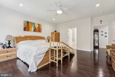 Bedroom - 3229 Riverview Dr, Triangle, VA 22172 photo 4 of 13