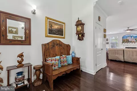 Entry Way - 3229 Riverview Dr, Triangle, VA 22172 photo 1 of 12