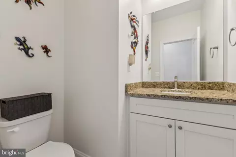 Entry Way - 3229 Riverview Dr, Triangle, VA 22172 photo 7 of 12
