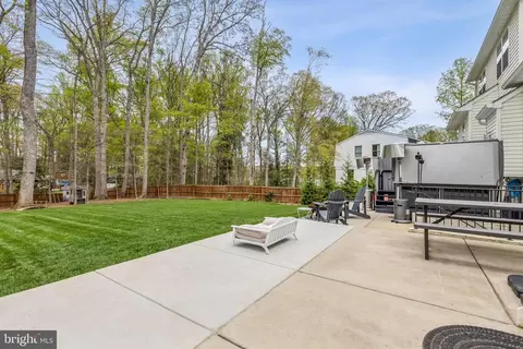 Exterior - 3229 Riverview Dr, Triangle, VA 22172 photo 7 of 30