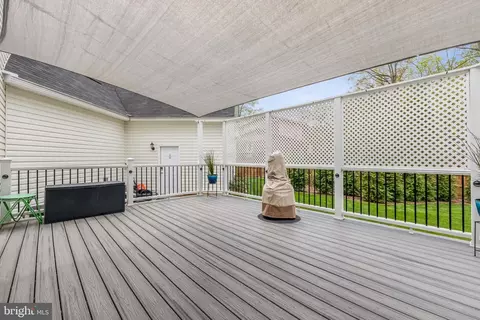 Exterior - 3229 Riverview Dr, Triangle, VA 22172 photo 6 of 30