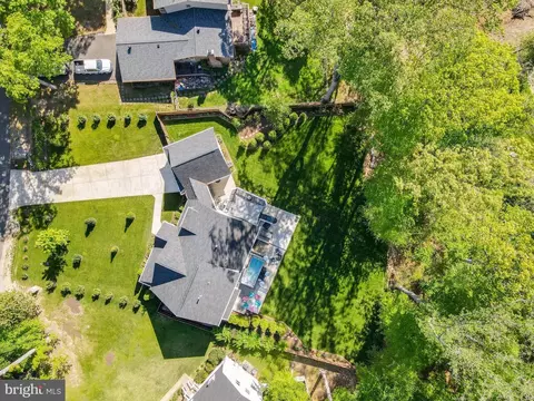 View/Area - 3229 Riverview Dr, Triangle, VA 22172 photo 2 of 4