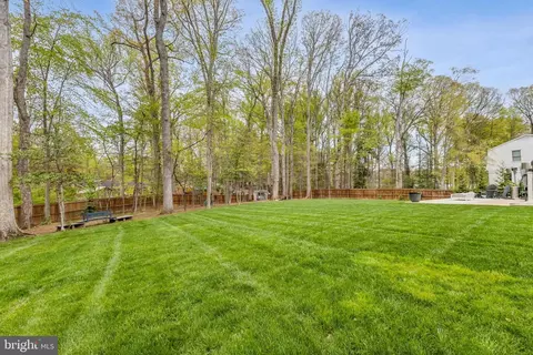 Exterior - 3229 Riverview Dr, Triangle, VA 22172 photo 10 of 30