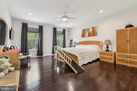 Bedroom - 3229 Riverview Dr, Triangle, VA 22172 photo 1 of 13