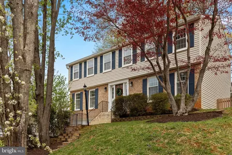 15343 Edgehill Dr, Dumfries, VA 22025