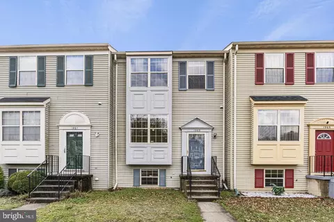 1963 Winslow Ct, Woodbridge, VA 22191