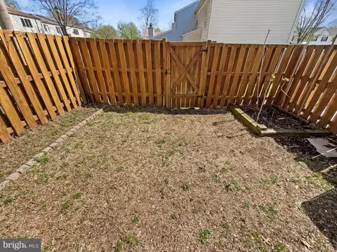 Exterior - 3810 Port Hope Pt, Triangle, VA 22172 photo 4 of 6