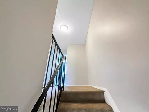 Entry Way - 3810 Port Hope Pt, Triangle, VA 22172 photo 2 of 3