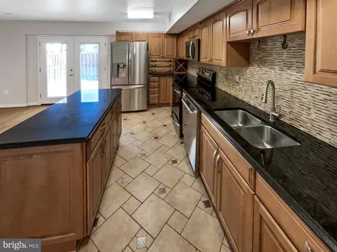 Kitchen - 3810 Port Hope Pt, Triangle, VA 22172 photo 4 of 4