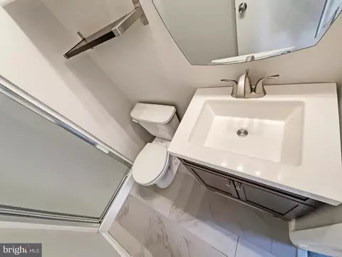 Bath - 3810 Port Hope Pt, Triangle, VA 22172 photo 4 of 5