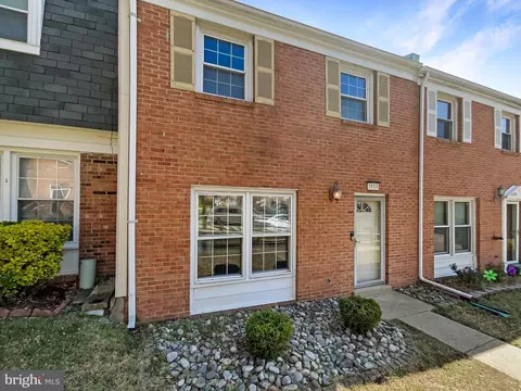 Exterior - 3810 Port Hope Pt, Triangle, VA 22172 photo 3 of 6